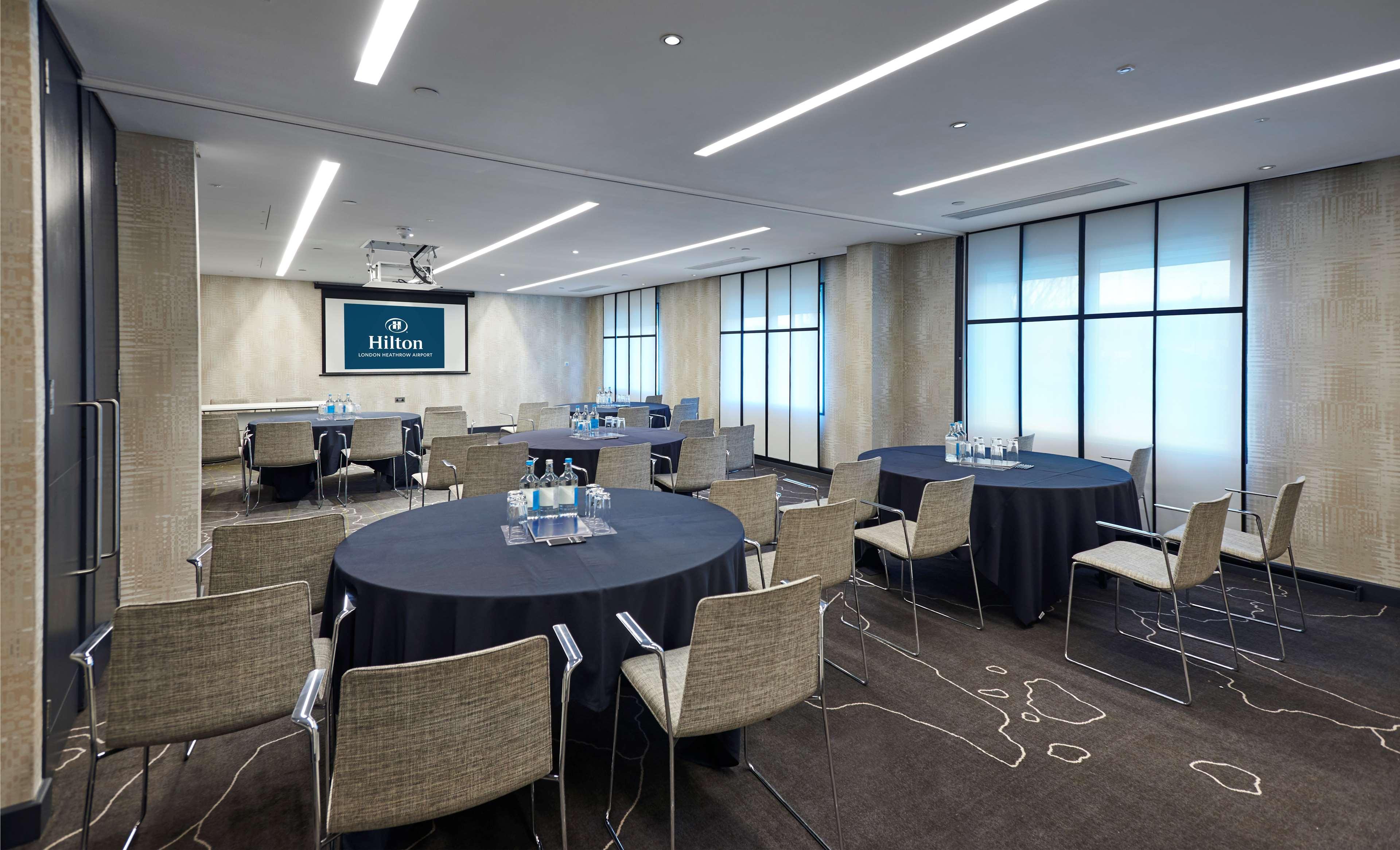 Hilton London Heathrow Airport Hotel Hillingdon Exterior photo