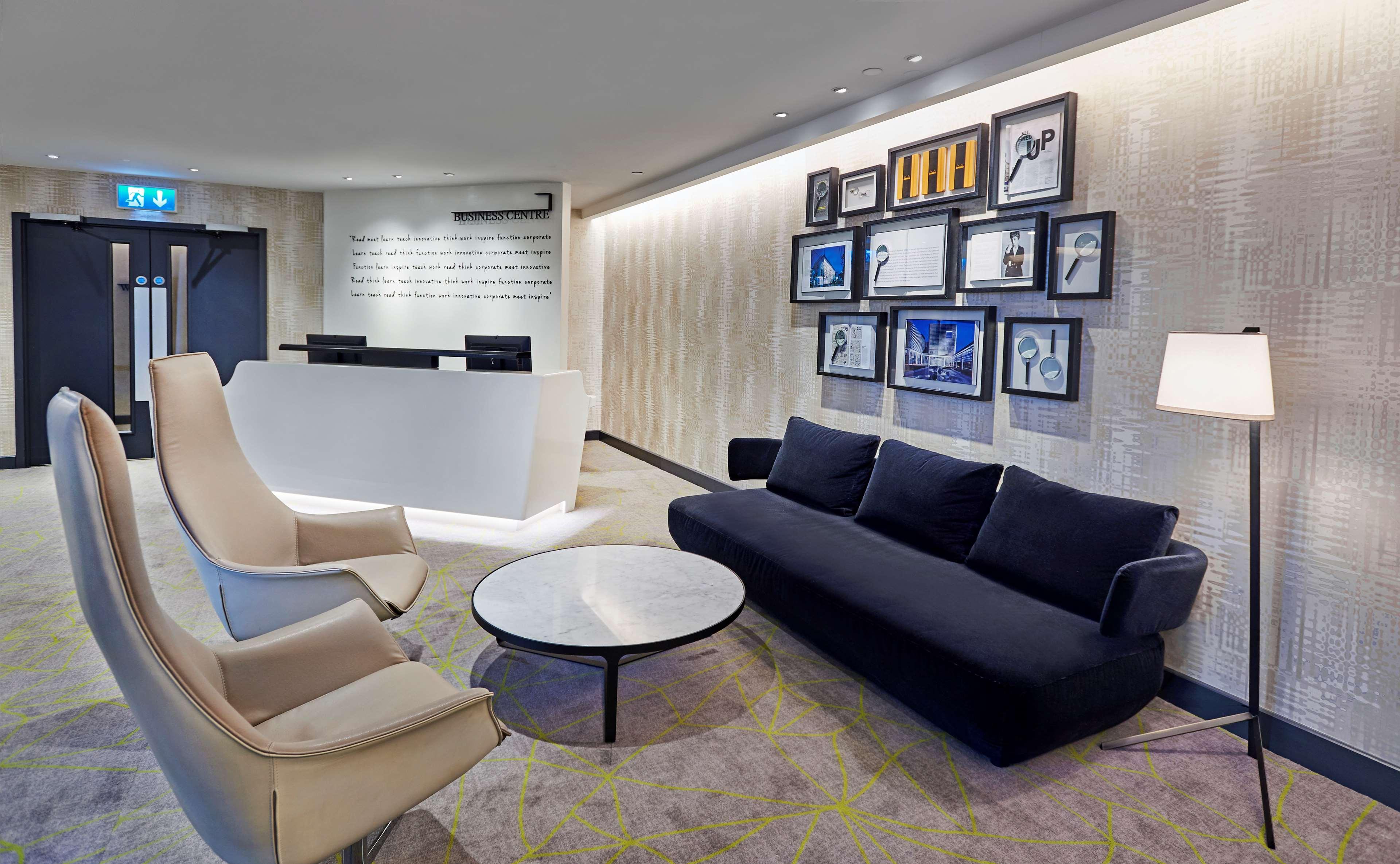 Hilton London Heathrow Airport Hotel Hillingdon Exterior photo