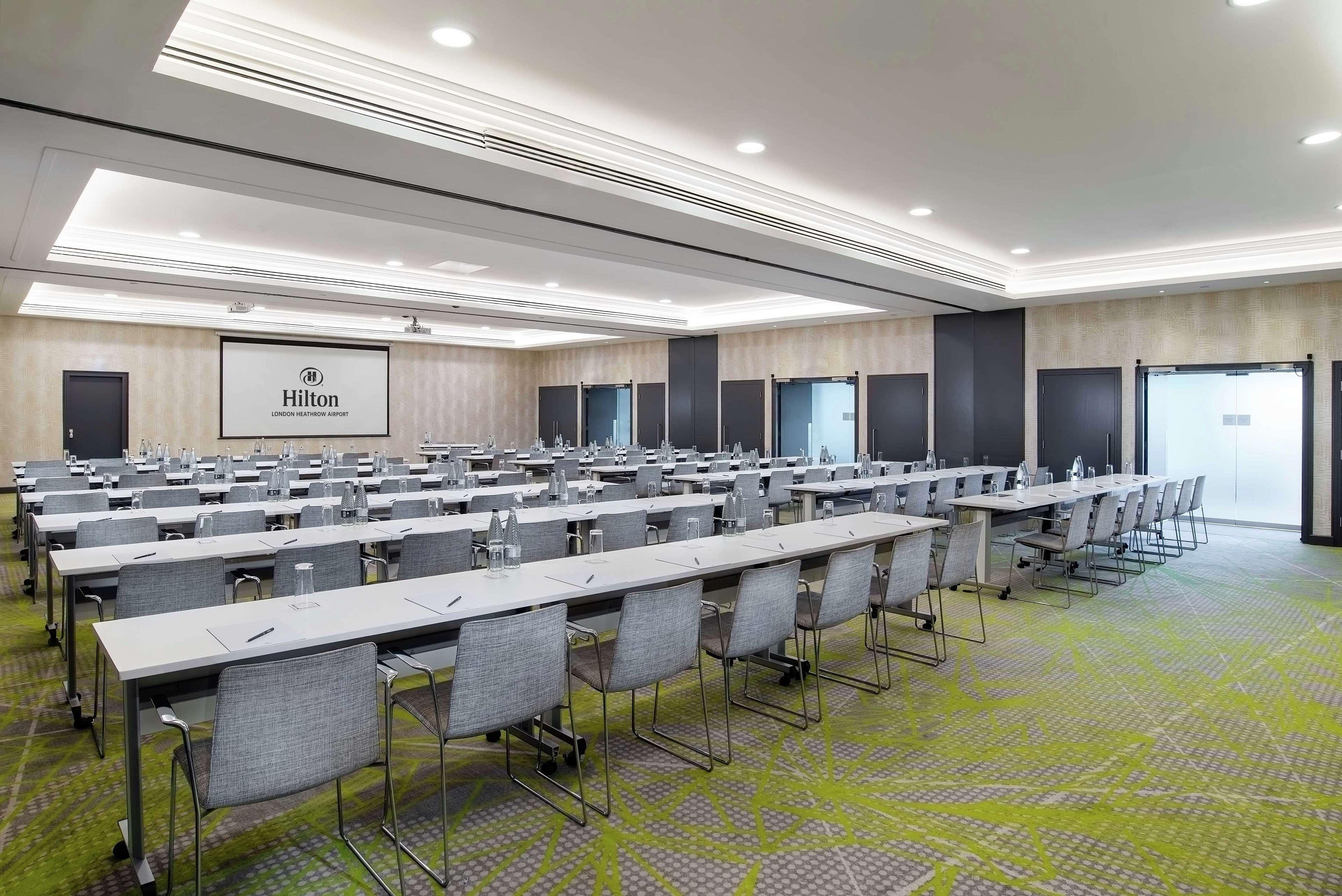 Hilton London Heathrow Airport Hotel Hillingdon Exterior photo