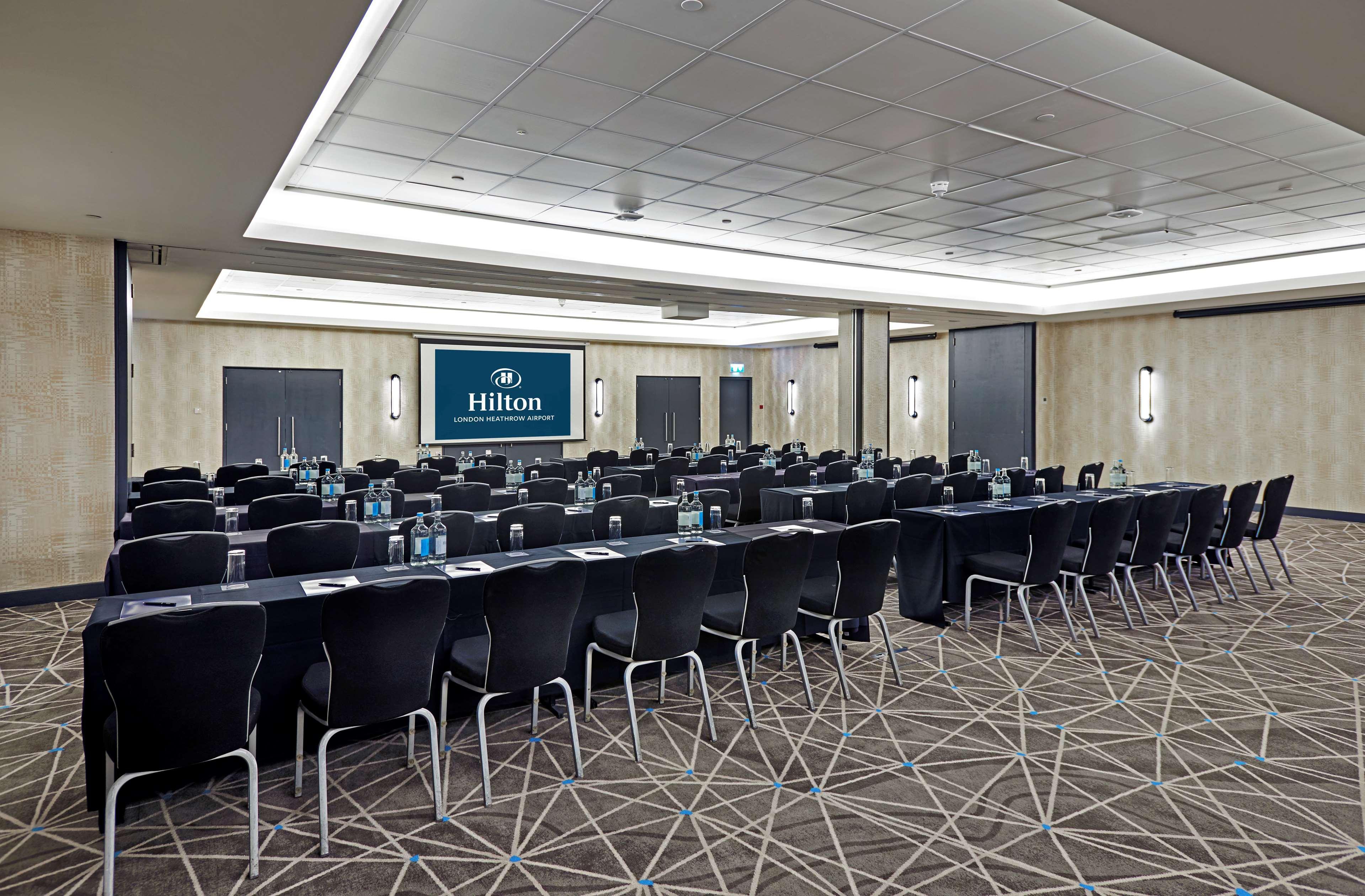 Hilton London Heathrow Airport Hotel Hillingdon Exterior photo