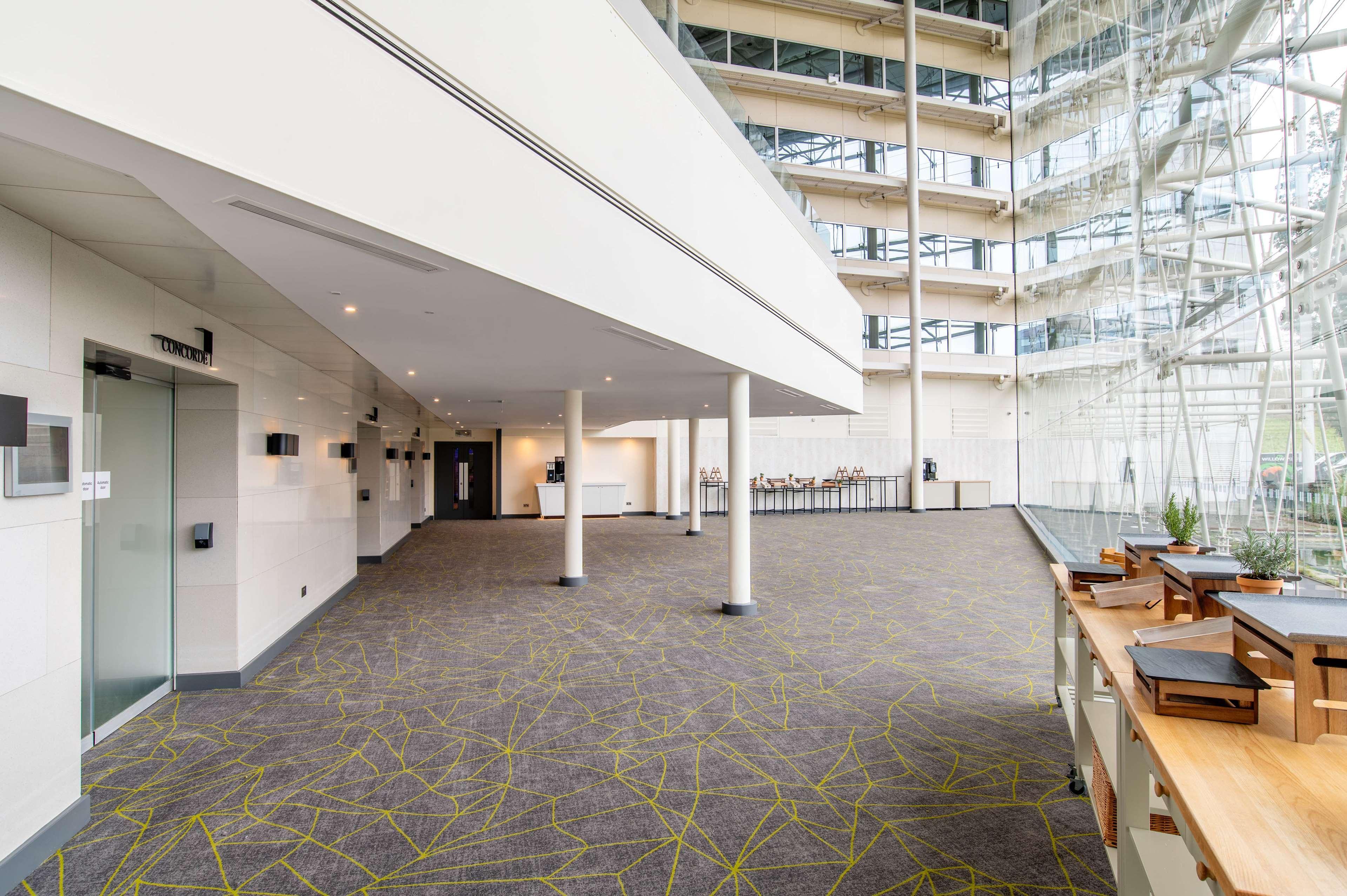 Hilton London Heathrow Airport Hotel Hillingdon Exterior photo