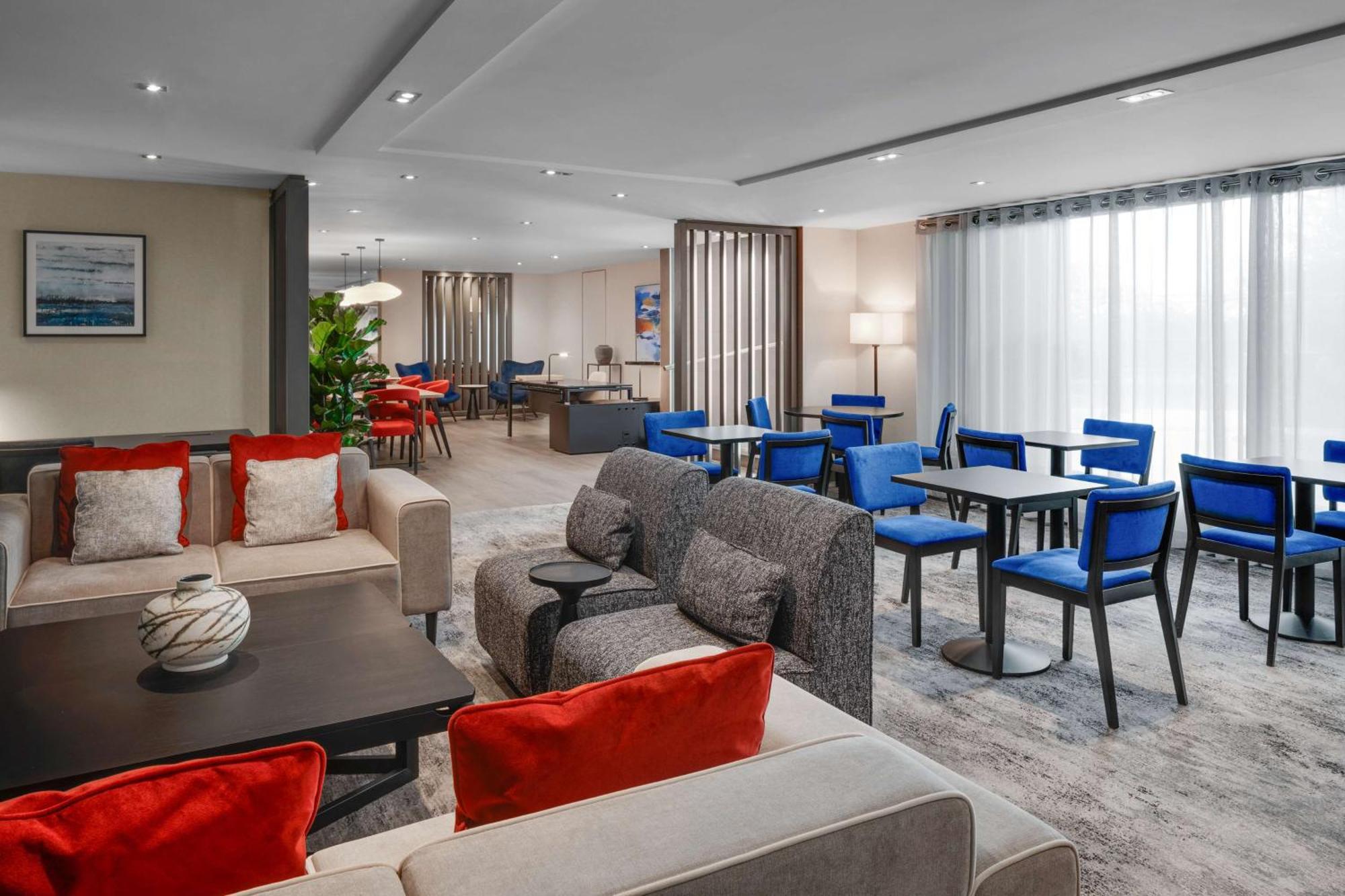 Hilton London Heathrow Airport Hotel Hillingdon Exterior photo