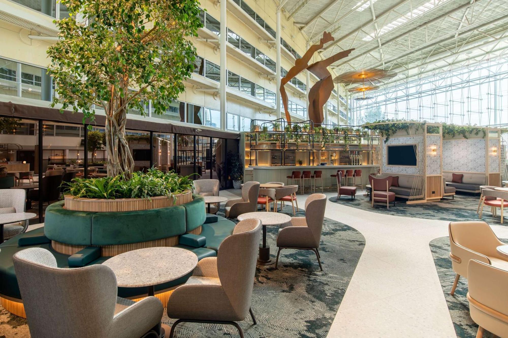 Hilton London Heathrow Airport Hotel Hillingdon Exterior photo