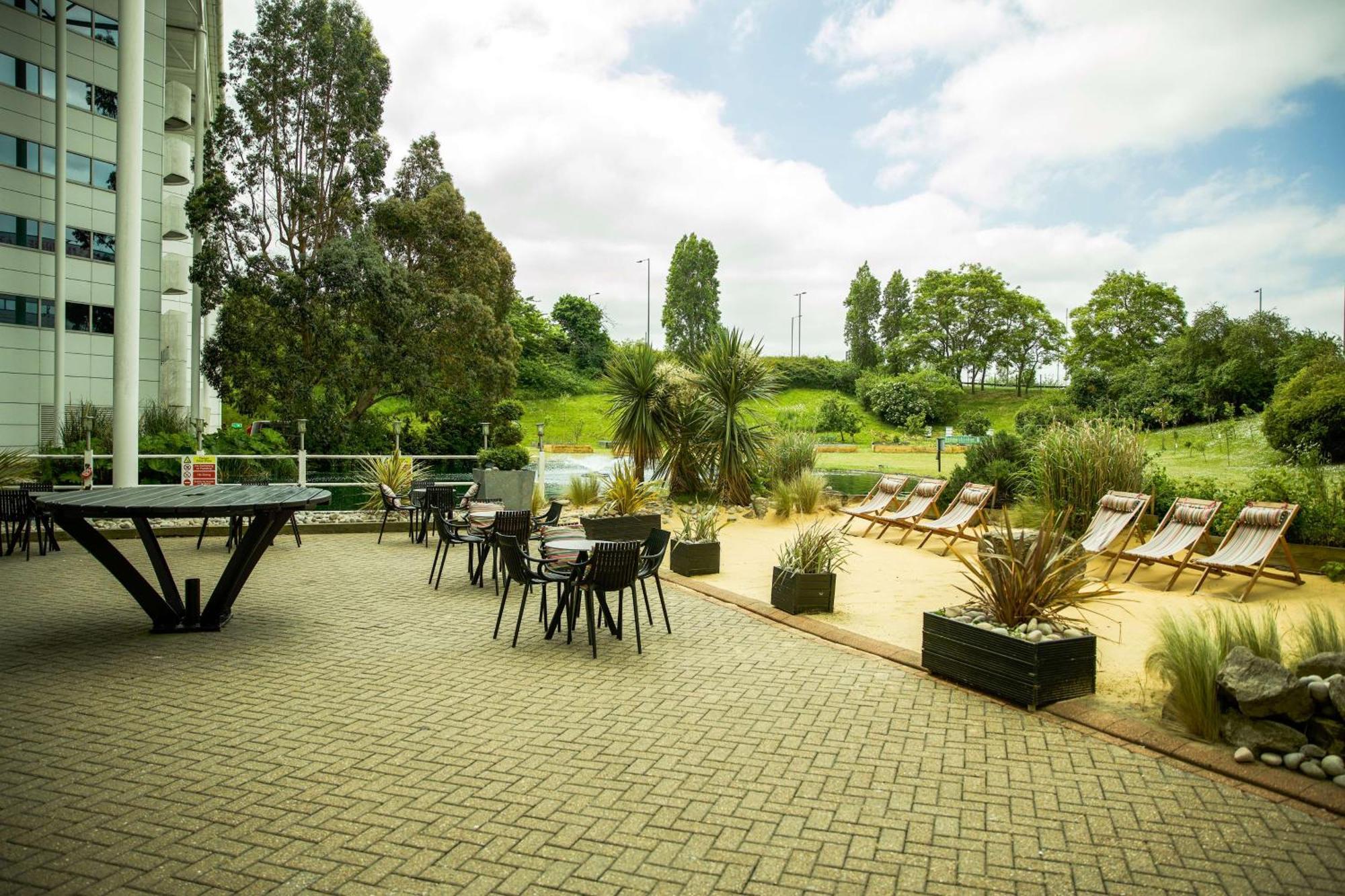Hilton London Heathrow Airport Hotel Hillingdon Exterior photo