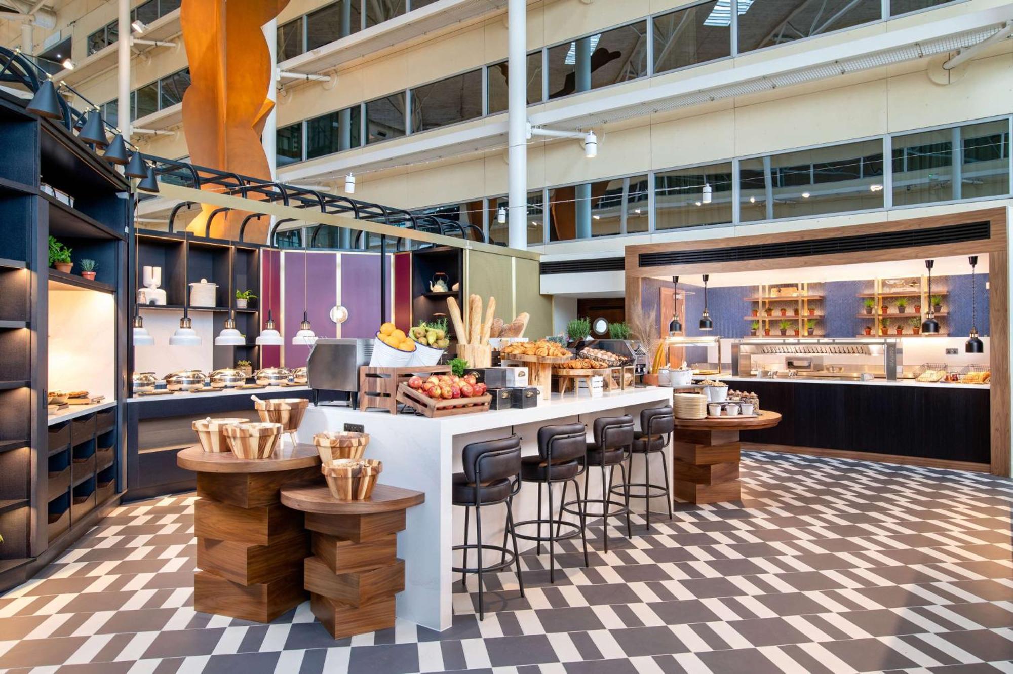Hilton London Heathrow Airport Hotel Hillingdon Exterior photo