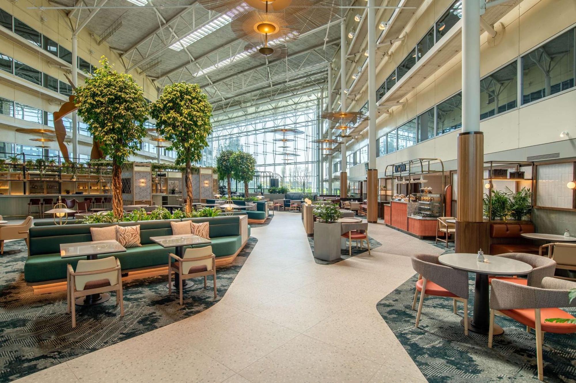 Hilton London Heathrow Airport Hotel Hillingdon Exterior photo