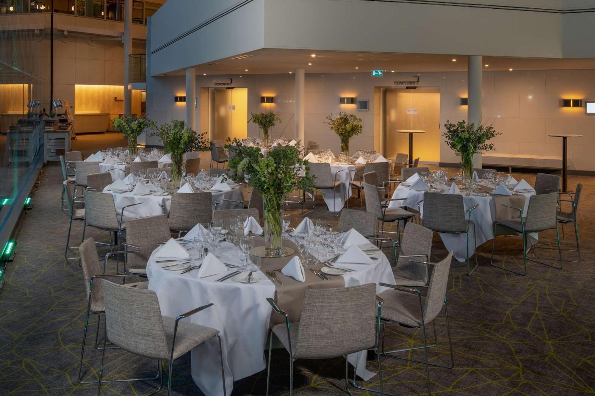 Hilton London Heathrow Airport Hotel Hillingdon Exterior photo